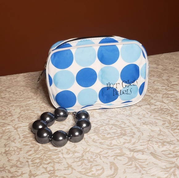 Hot Girls Pearls 8" Grey Bracelet - Picture 2 of 4